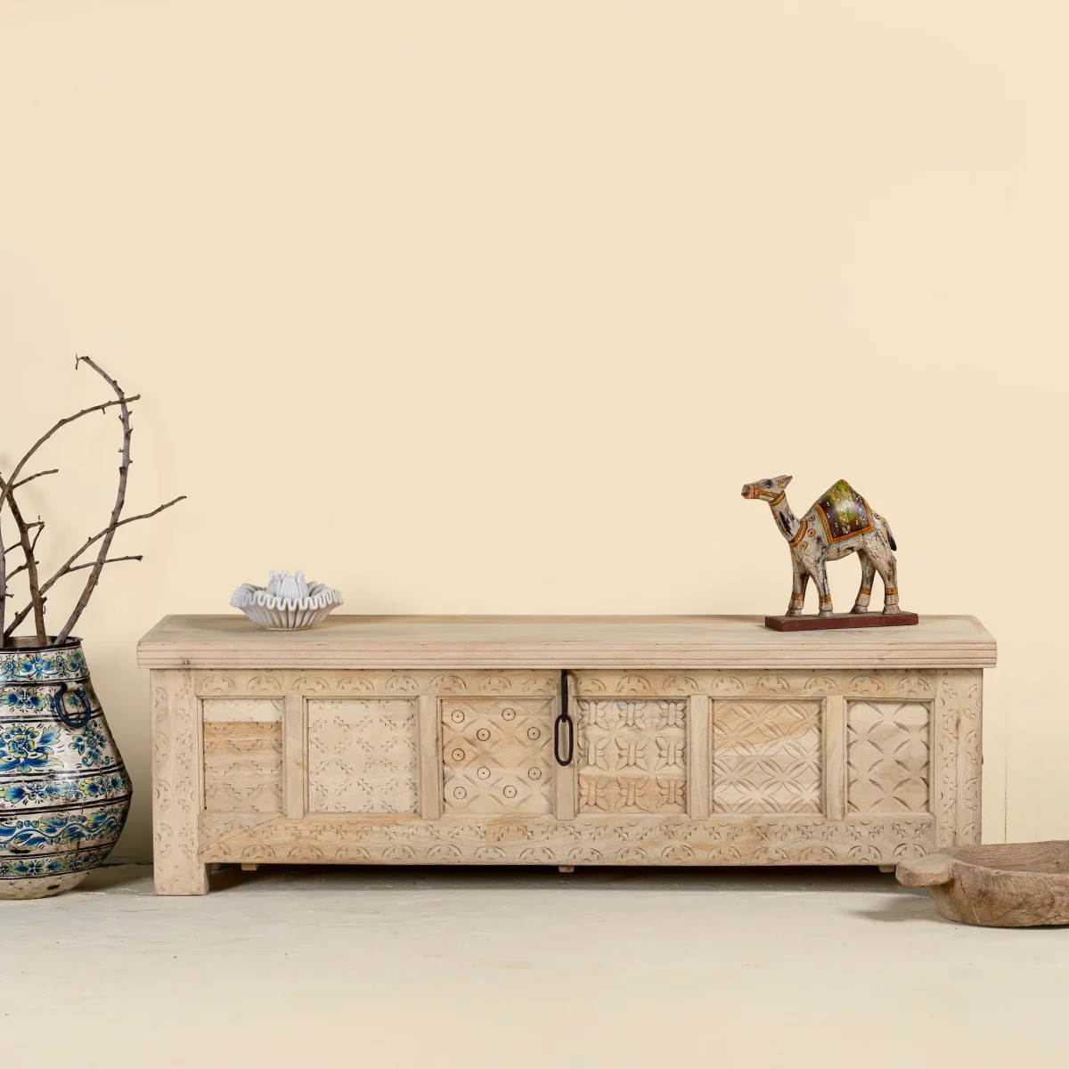 Adhira - Sandgestrahlter Couchtisch aus Mangoholz 150cm – Bild 6