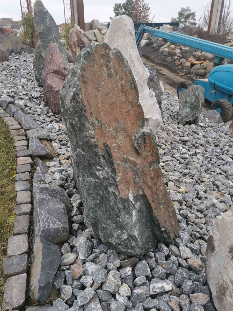 Diabas Monolith „Dreieck“ – Bild 4